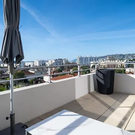 Guestready - Sky-high Comfort With Views Apartment *